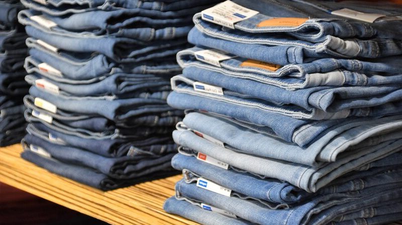 Folding jeans allows you to save more space